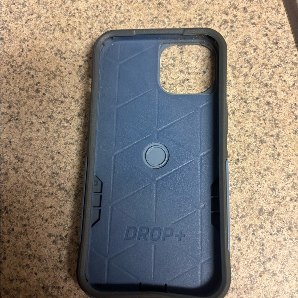 OtterBox DROP+ iPhone 15